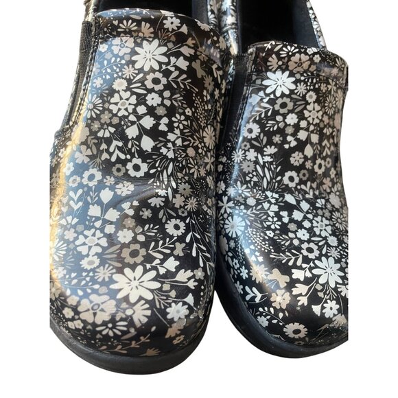 Easy Works by Easy Street Work Nursing Shoe Slip-Resist Clog Sz 7.5 floral black - Picture 2 of 9